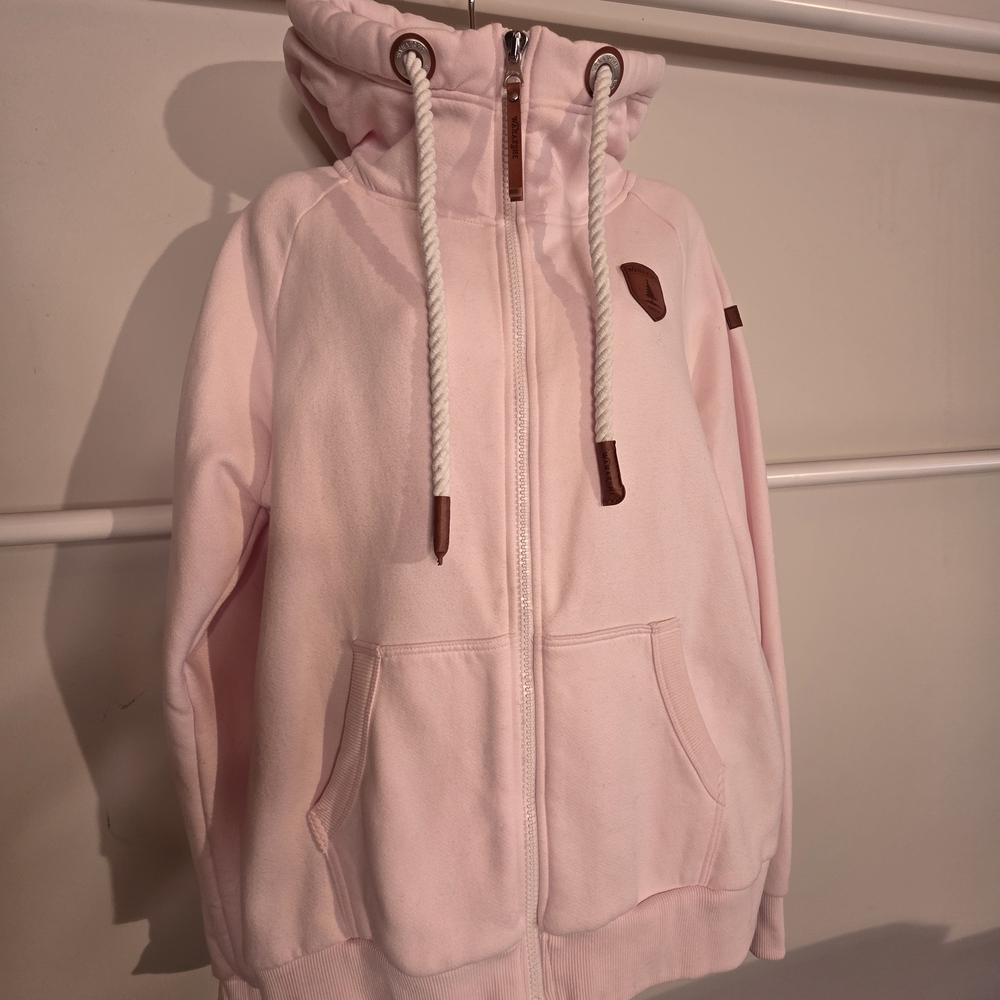 Wanakome Light Pink Sweatshirt with Brown Patch - Picture 3 of 5